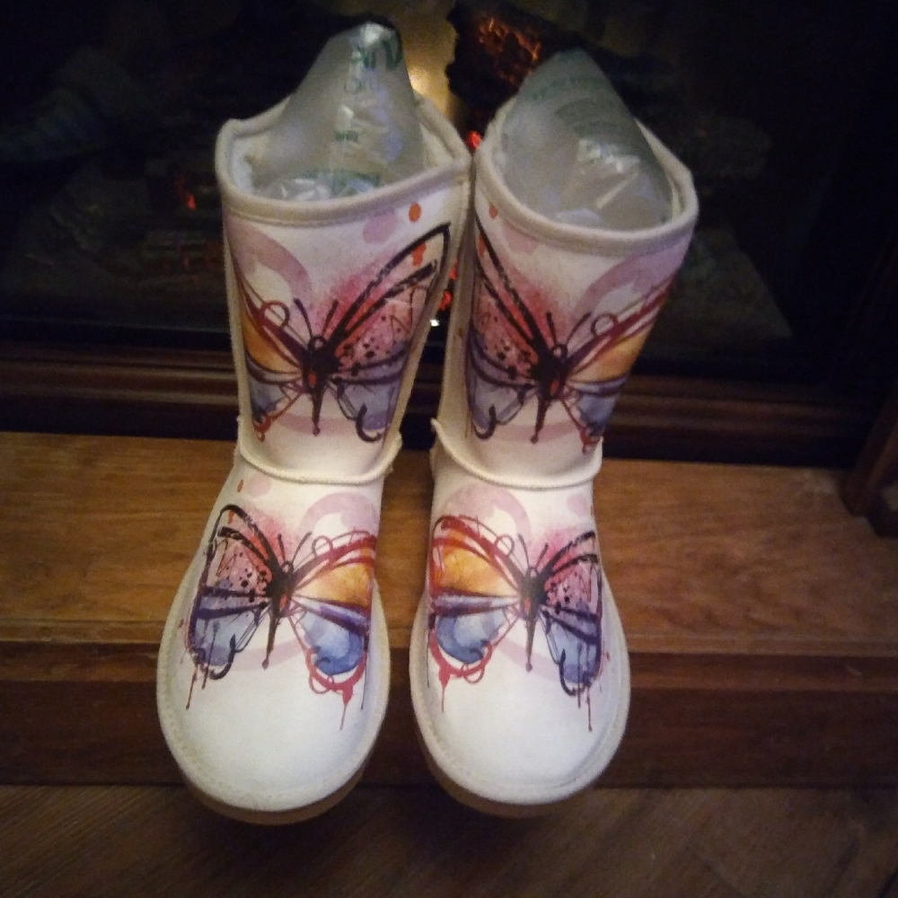 New Cool Butterfly Faux Sheepskin Boots
